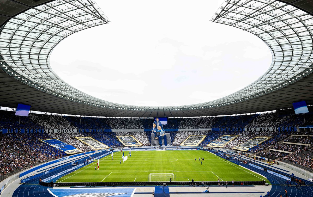 HerthaBSC's tweet photo. 8': Wir haben währenddessen nicht nur wegen der Führung immer noch Gänsehaut. Ein Meisterwerk, @FKOstkurve! 

#BSCSGE I 1:0 I #HaHoHe https://t.co/3nedBl9b2W