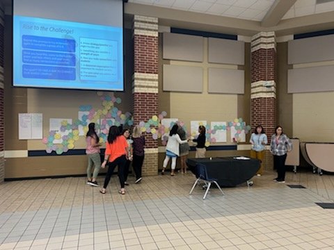 ClearSpringsHS's tweet photo. Making connections. Teachers learning instructional strategies to use in the classroom. Hexagonal thinking on a grand level! #ChargersLearn #ChargerWay https://t.co/r2p0ar0MMq