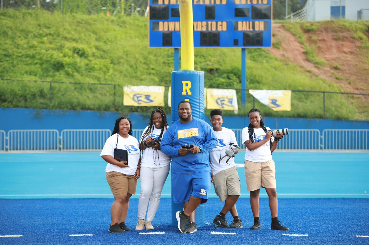 RickardsFB's tweet photo. Rickards media crew helping dreams be captured by individuals that are driven to be the best at what they do. This is not work this is a passion 🅿️ https://t.co/XiLXBaIkem