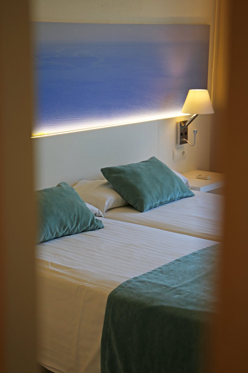 azuLine Hotels tweet media