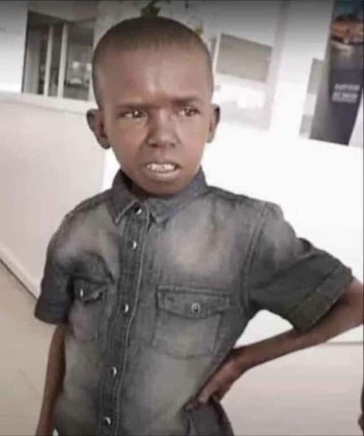 NotPearlThusi's tweet photo. @KaizerChiefs Coulereds fc will disappoint us today against weak Sundowns. I don't see Kaizer Chiefs coming back.. #Amakhosi4Life 😎 https://t.co/3n3UjYeEEy