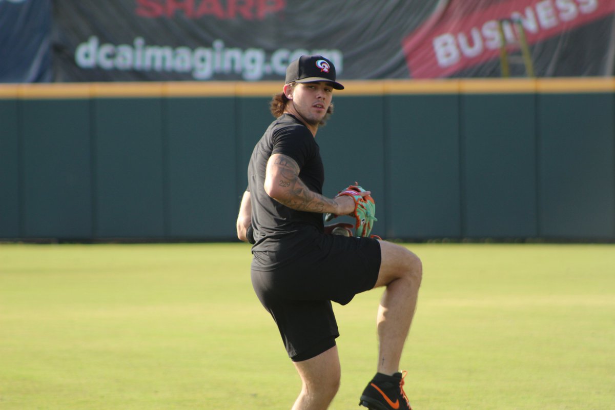 masnOrioles's tweet photo. Good morning, Birdland. 

The Orioles are in a playoff spot and DL Hall starts today. https://t.co/VwVgqibEbg