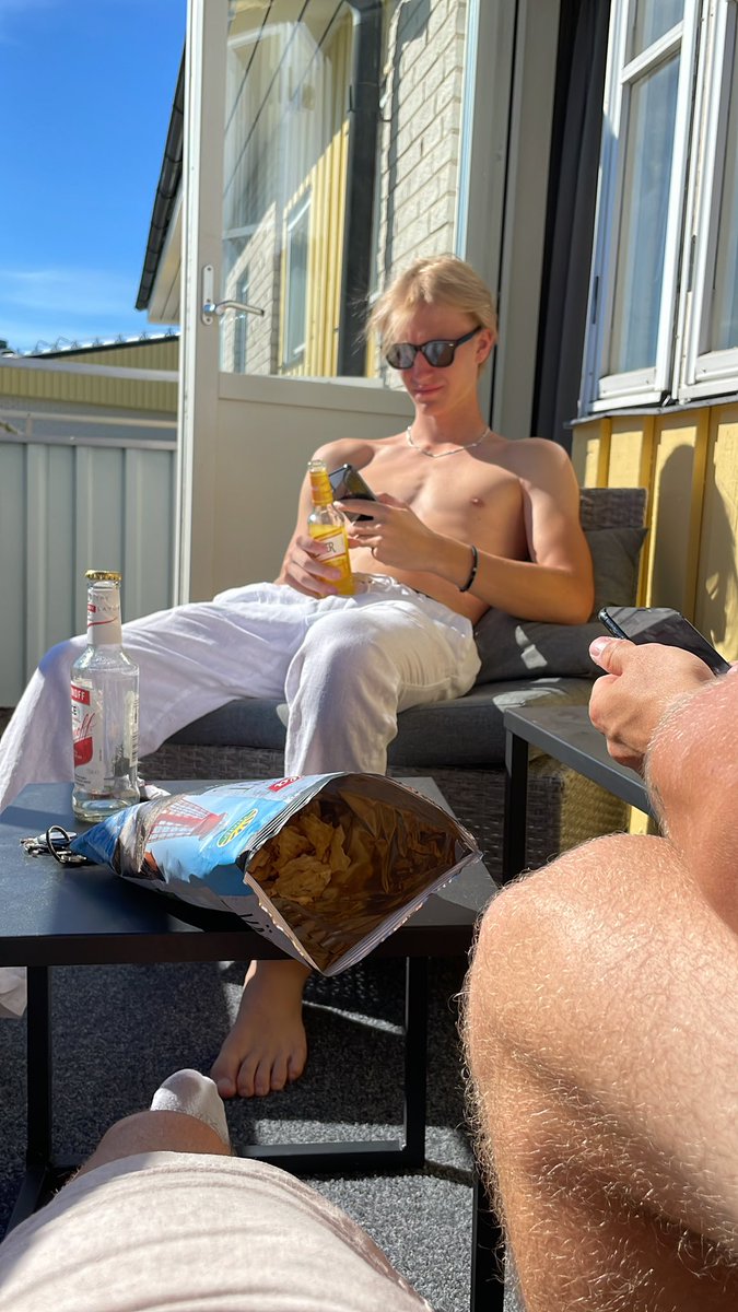 Melker tweet media