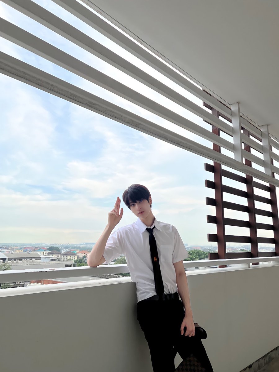 brvaus's tweet photo. #𝗝𝗢𝗢𝗡𝗚𝗗𝗨𝗡𝗞 SHORT AU

"𝙎𝙞 𝙋𝙖𝙡𝙞𝙣𝙜 𝙆𝙚𝙩𝙤𝙨"

─── "Jadi ketua OSIS modal tampang doang aja bangga."

─── "Maksud lu apaan ngomong kayak gitu? Modal tampang doang? Berarti lu beneran ngakuin kalo gua ganteng?"

[ #JDAUFestival @jdaufestival @joongdunkfess ] https://t.co/3UmjnvIIba