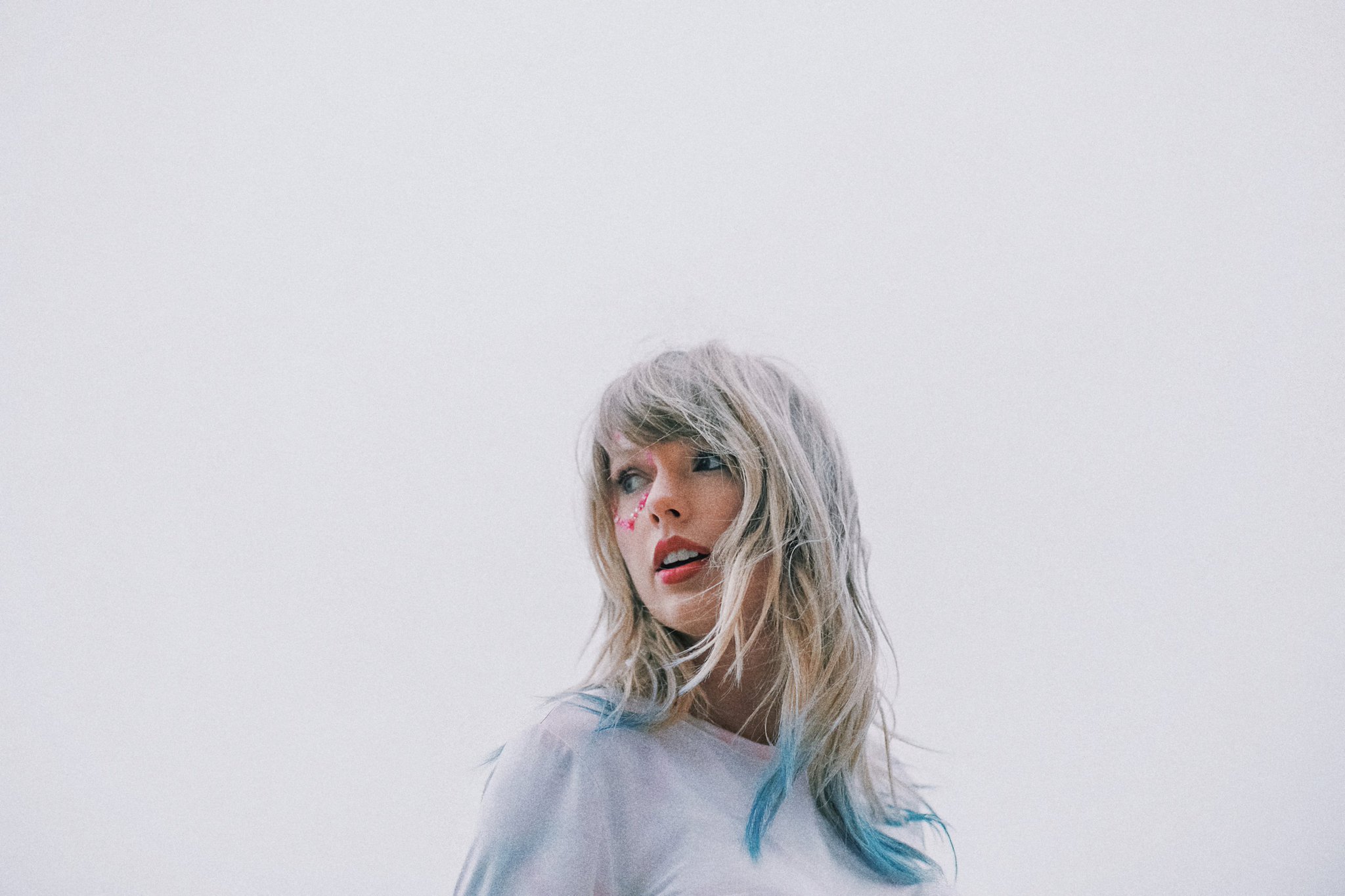 Taylor Swift 写真集 TAYLOR SWIFT Complete Book | ., T.L.C |本 | 通販 | Amazon