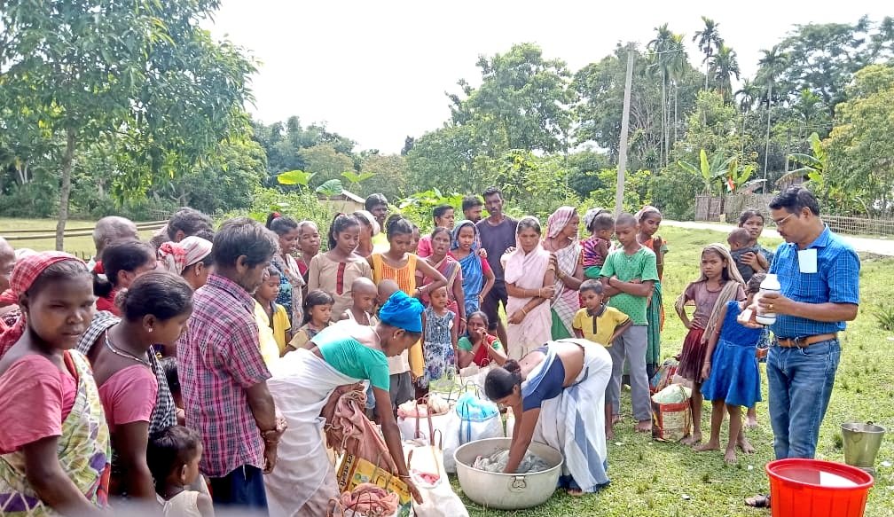 DVBPO_DIBRUGARH's tweet photo. Glimpses of Door to door #fever survey and #Bednet Impregnation (#ITBN) cum awareness camp conducted at #Dibrugarh by #NCVBDC for control and prevention of Vector Borne Diseases 
@nhm_assam 
@NHMDibrugarh https://t.co/YdTSe0yuMn
