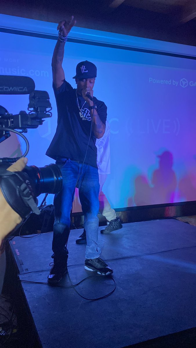 AllThingsGala's tweet photo. Had a great time at the @GoGalaMusic #galamusiclive event! We flew in from Florida and got to hear some phenomenal emerging artists and special guest @iamKrayzieBone! Oh… and meeting @TacoGala was pretty epic too!! #galamusicisthefuture https://t.co/FEVT5oje6d