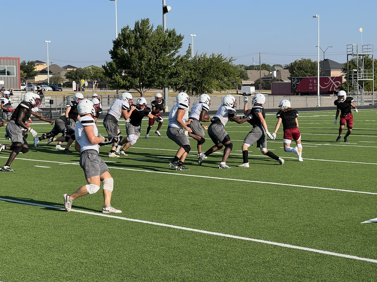 KISDAthletics's tweet photo. Some Saturday morning scrimmaging going on this morning at CHS-  @KellerISD @CHSChargerFB @KellerCentralHS @dfwvarsity https://t.co/AyNApMFfnN