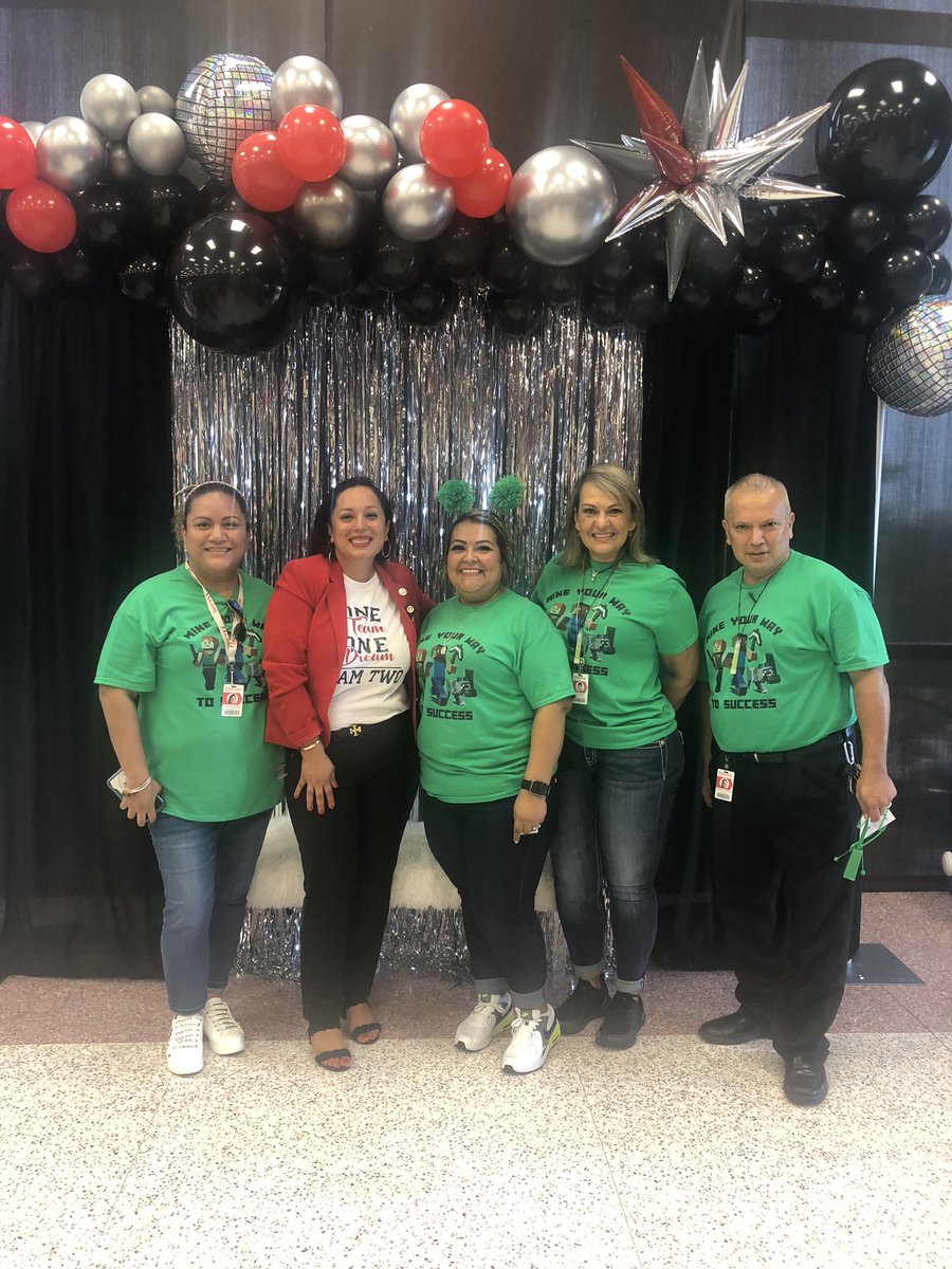 kg_castillo1's tweet photo. ODOM COUGARS!!! 🐾
1team + 1dream = team2 #AldineConnected #AldineConvocation2022 @OdomES_AISD @DrFavy @RicardoPequeno1 @MsRosalesMEd @Llanasor @KimCounselor1 https://t.co/KSl7Nrtecg