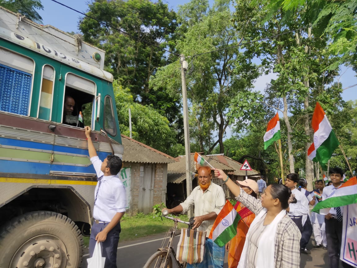 manojlibra's tweet photo. @CommissionerNVS  campaign for Har Ghar Tiranga by JNV Hooghly, West Bengal https://t.co/Vq1MIGUaXz