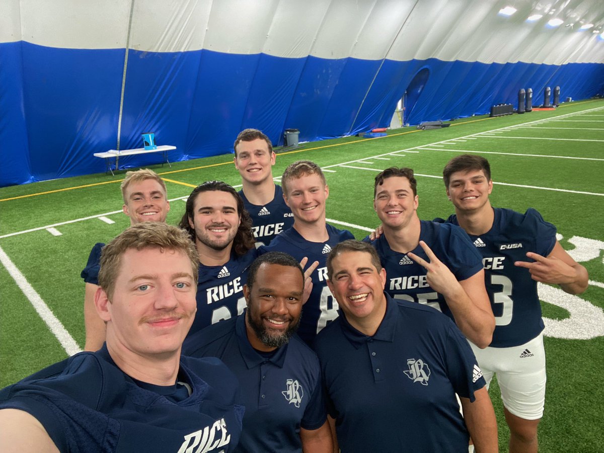 Just hanging with the guys!!! 🦉⁦<a href="/CoachJimJackson/">Jim Jackson</a>⁩ ⁦<a href="/Natekamper87/">Nate Kamper</a>⁩ ⁦<a href="/jackbrad87/">Jack Bradley</a>⁩ ⁦<a href="/JaggarHebeisen/">Jaggar Hebeisen</a>⁩ ⁦<a href="/GavinReinwald/">Gavin Reinwald</a>⁩ ⁦<a href="/connorwelsh_82/">Connor Welsh</a>⁩ ⁦<a href="/GroenBoden/">Boden Groen</a>⁩