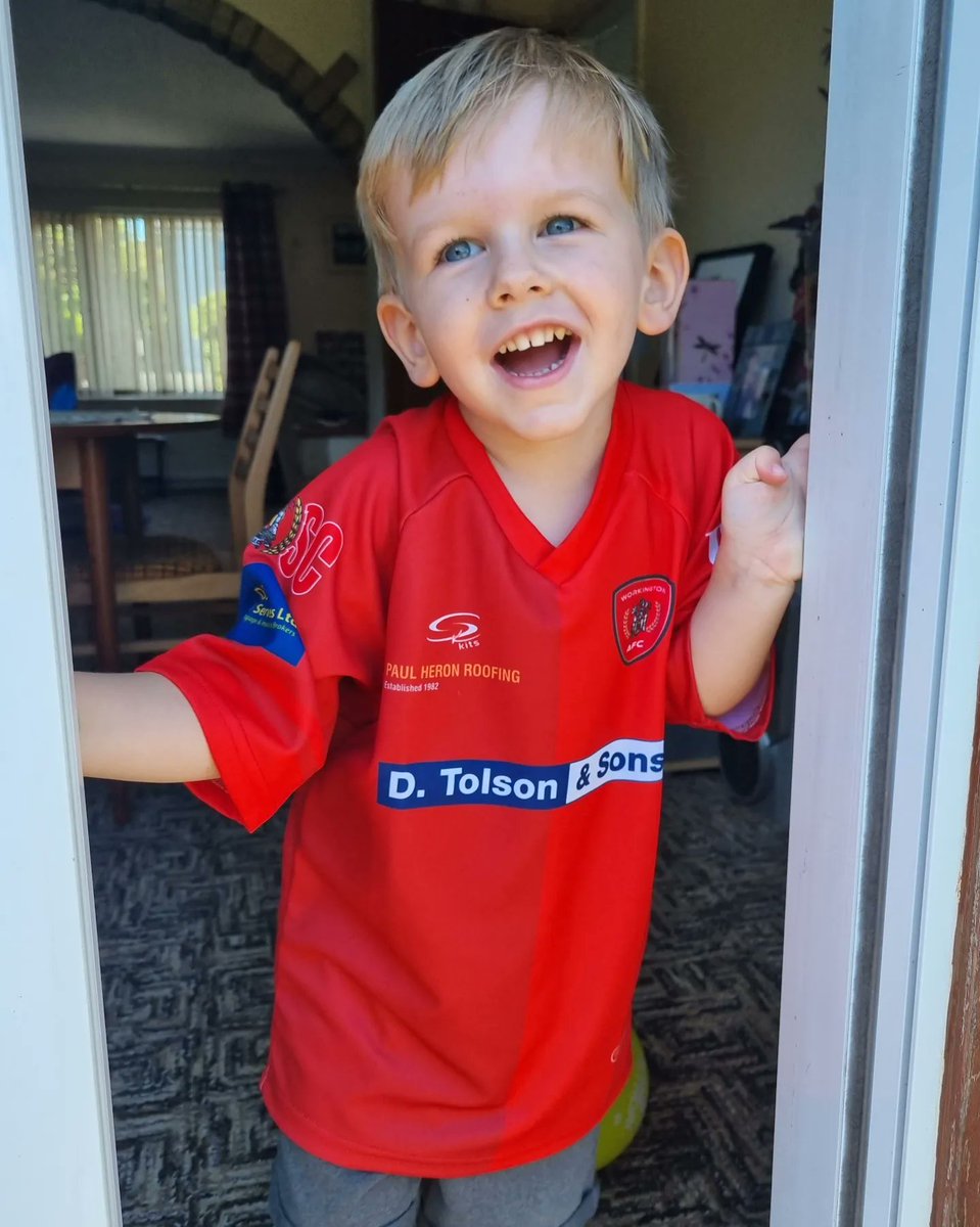 stef_little's tweet photo. All set for the start of the new season in his first @WorkingtonAFC shirt! 😍❤️⚽️ #COYR https://t.co/WgT61a2Cz2