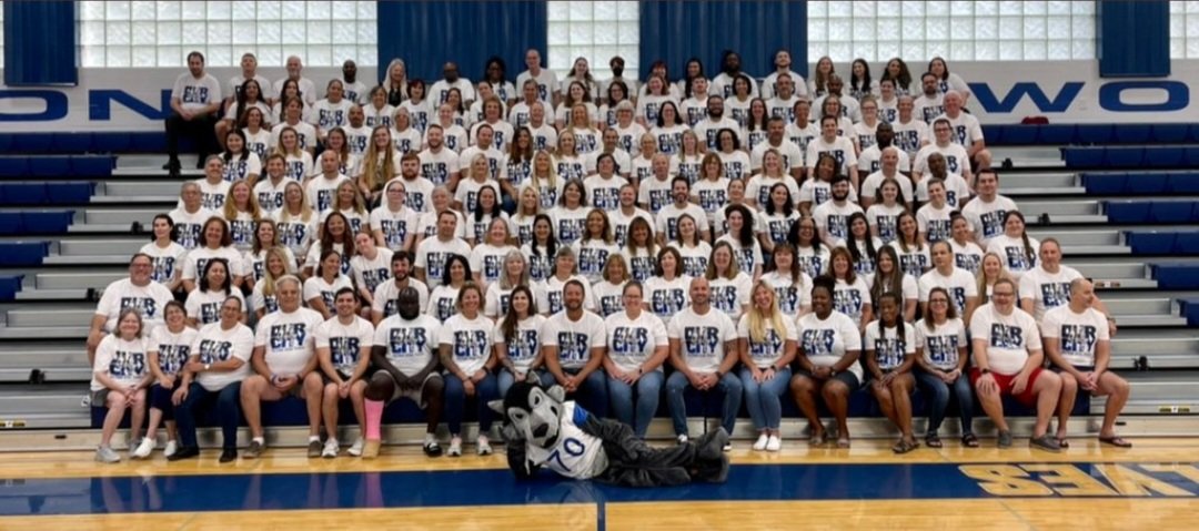 Vballmom4life's tweet photo. New to the pack and excited for a new school year. This is our city and we're taking it by storm. #our city #proudtobeawolf @DHSHappenings @volusiaschools @VCSColon https://t.co/qGHaBMFyzl
