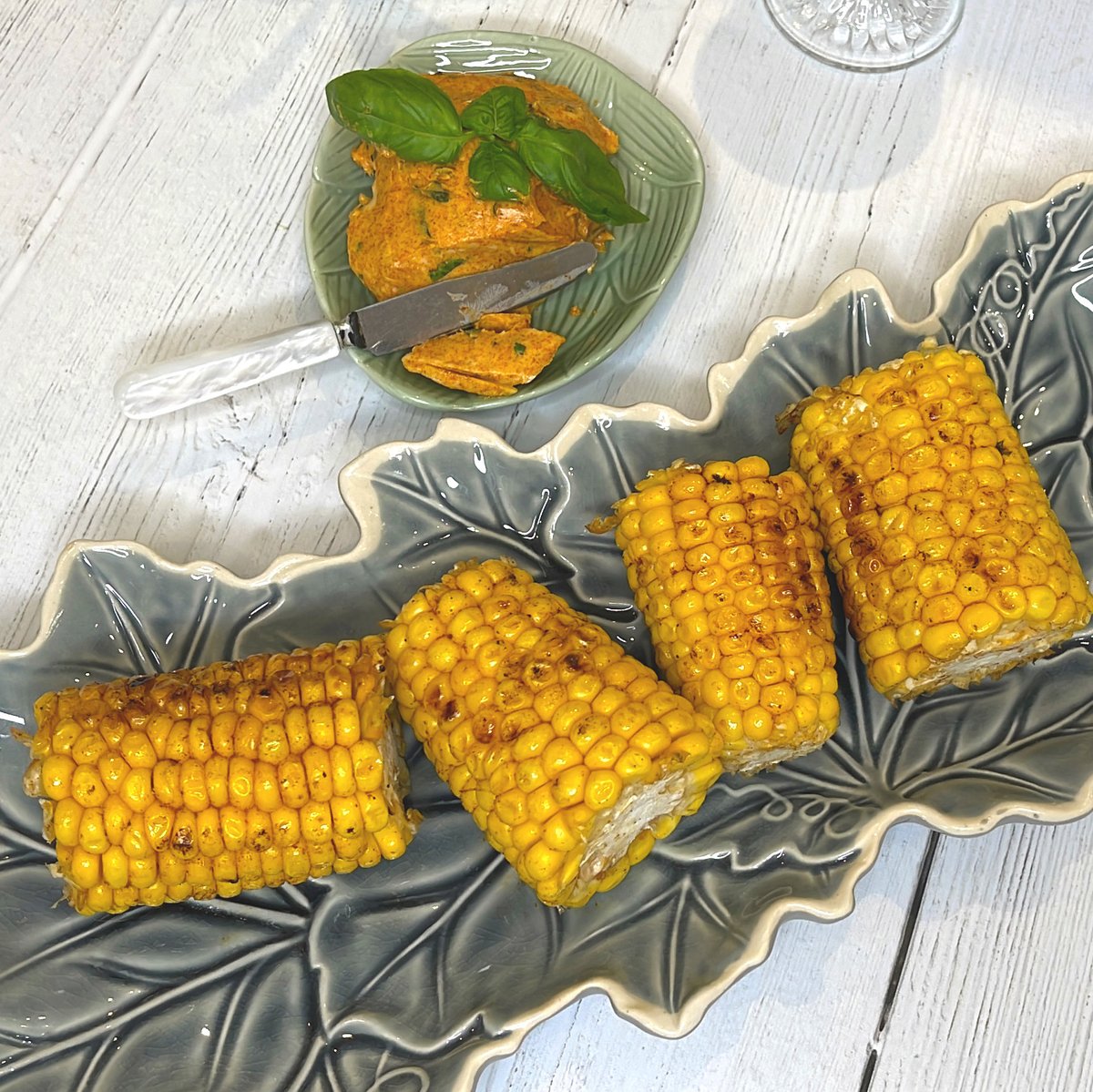 BallyknockenHCS's tweet photo. It's #BBQSeason & in her latest YouTube Video our @Cfulvio has a collection of #Ballyknocken favourite BBQ Rubs & Glazes to add that robust extra flavour to your meat & vegetables this summer!
Watch Now: https://t.co/3EFgEgTHad
#BBQ #Barbeuce #BBQRecipe #BBQRub https://t.co/DrcvMXWyKi