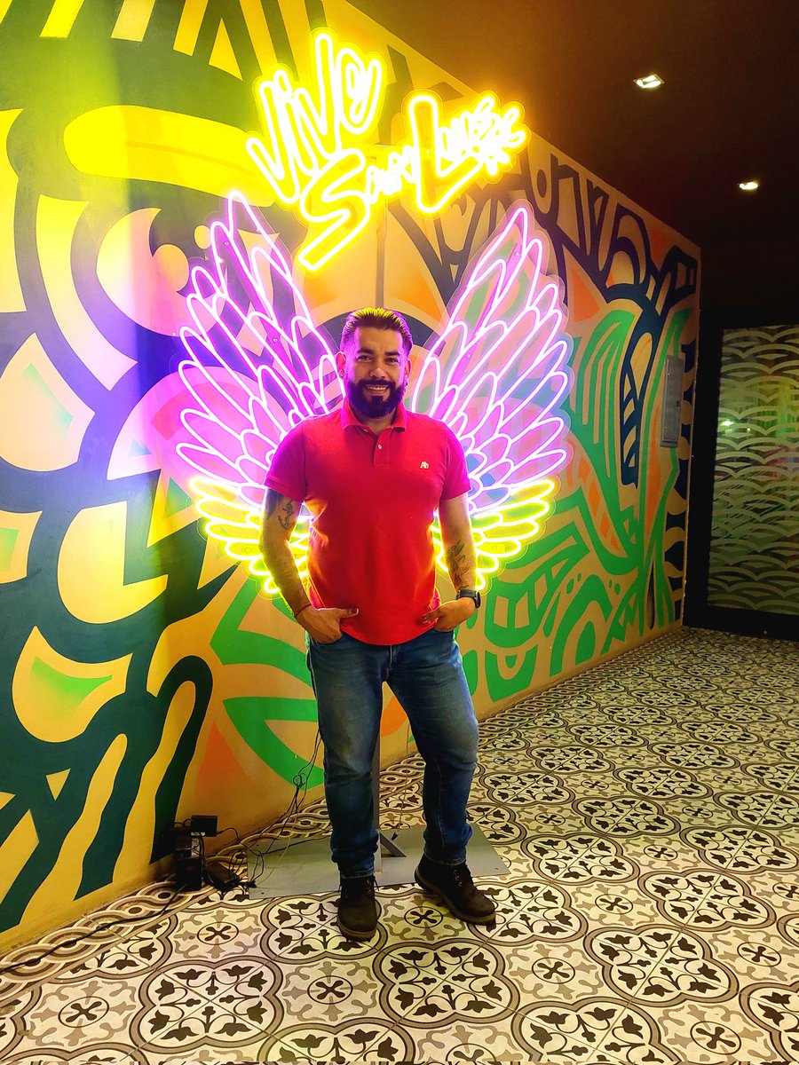 andcjau's tweet photo. El cielo es el límite y tu decides si cruzarlo #LikeAngel #PreBirthday #SabadoDeGanarSeguidores https://t.co/Li2A9kBVQX