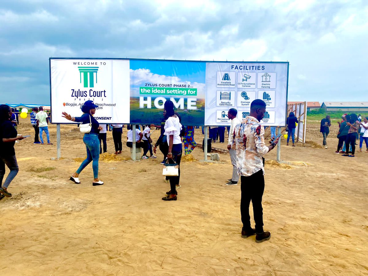 Tee_Classiquem1's tweet photo. And here goes the grand launch of Zylus  court phase 2 powered by @Zylushomes 

This right here is beginning of something big and you can be part of the first set of smart investors to own plots of land at #ZylusCourtPhaseII or units of the 3bedroom Terraces

Don't sleep on it 🔥 https://t.co/kMSpcHWID4