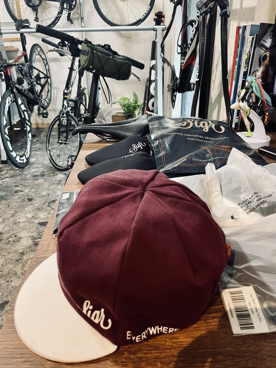 LYNX_BAYASHI's tweet photo. からのGorill@さん(@Gorillatmark_2 )に!
#Sigr と #LIBIQ 製品たくさん!
フォールディングバイクとミニフロアポンプの相性の良さよ👀 https://t.co/yl98COupYs