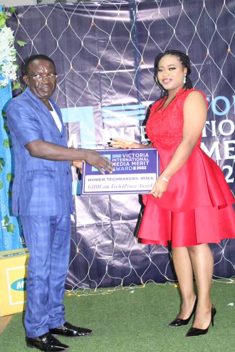 CMRNewsAgency's tweet photo. The @WTMBuea Women Techmakers Buea wins the "Victoria International Media Merit Award 2022" for Tech 4 Peace. 
This is an honorable award received during the leadership of @EbaiJenniline, who's making huge efforts to put Cameroonian tech women in global stage. https://t.co/Wb66Pgi0b3