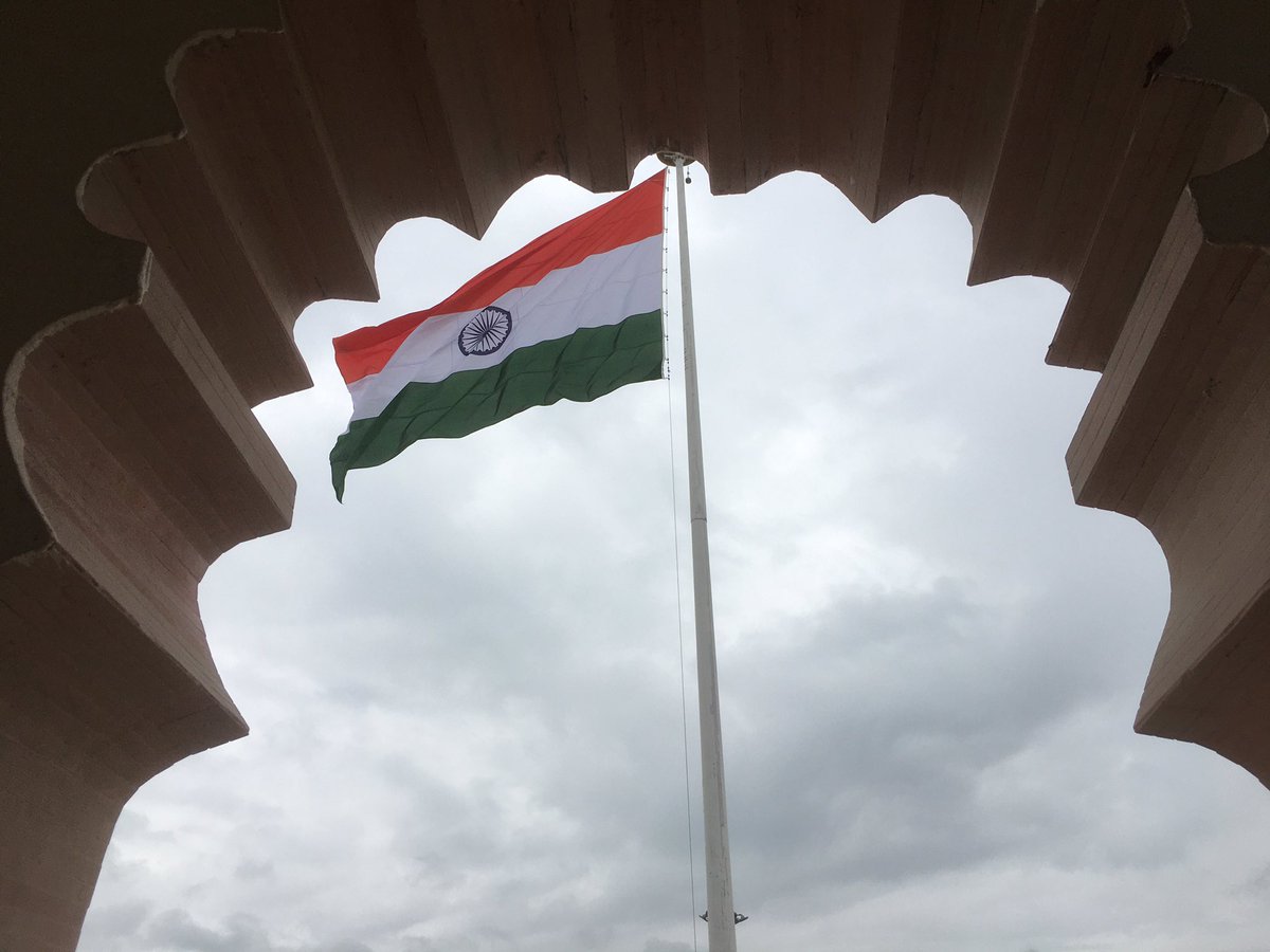 DRMBRCWR's tweet photo. પશ્ચિમ રેલવેના વડોદરા ડિવિઝનના અલીરાજપુર રેલવે સ્ટેશન પરિસરમાં 13 ઓગસ્ટ,22 (શનિવાર)ના રોજ માનનીય સંસદસભ્ય શ્રી ગુમાનસિંહ ડામોરના હસ્તે નવનિર્મિત 100 ફૂટ ઊંચા સ્મારક રાષ્ટ્રધ્વજનું ઉદઘાટન કરવામાં આવ્યું હતું. @MinOfCultureGoI @WesternRly @RailMinIndia #HarGharTiranga #75stations https://t.co/73zXSLhUpI