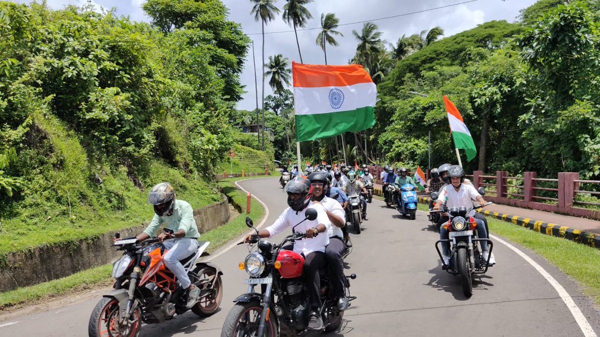 aniims_sc's tweet photo. Tiranga Rally by students of ANIIMS on the occasion of 75th Aazadi ka Amrit Mahotsav @MediaRN_ANI @Andaman_Admin @Healthandaman @Admiral_DKJoshi https://t.co/oTypamNONQ