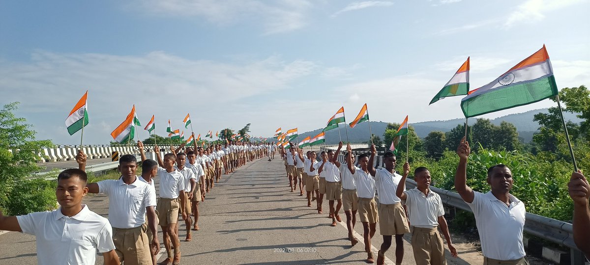 2ndAptf's tweet photo. Morning procession with new trainees of 117th Batch of 2nd Assam Police Task Force Battalion, Lumding #HarGharTirangaAssam #azadikaamritmahotsav2022 @PMOIndia  @CMOfficeAssam  @himantabiswa @mygovassam @assampolice @DGPAssamPolice  @ZakirHu98833308 https://t.co/D2gd0bEXUZ