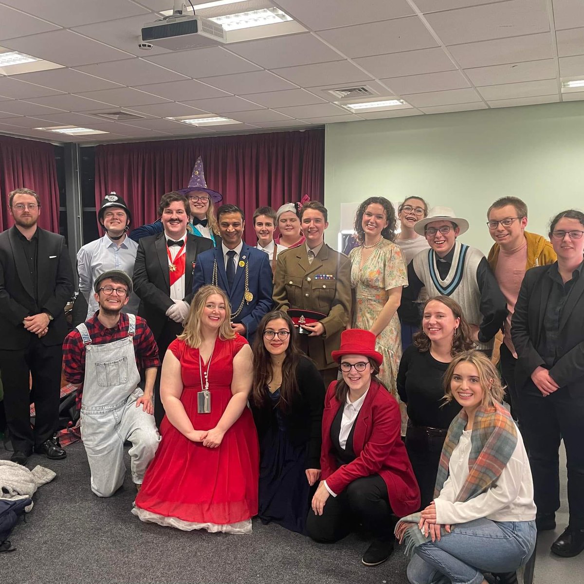 Come see us tomorrow performing at <a href="/GSFestival/">International Gilbert & Sullivan Festival</a> in Harrogate with our 50s rendition of The Sorcerer! 

Tickets: gsfestivals-tickets.gsfestivals.org/ticketbooth/sh… pic.x.com/p4inzCci6a