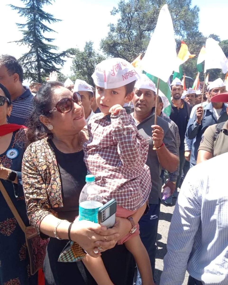 vijaykbandhu's tweet photo. हिमाचल के साथियों का जोरदार प्रदर्शन।
#OPS
#अटेवा
#NPSEA
#NMOPS https://t.co/mN1ibjLGHK