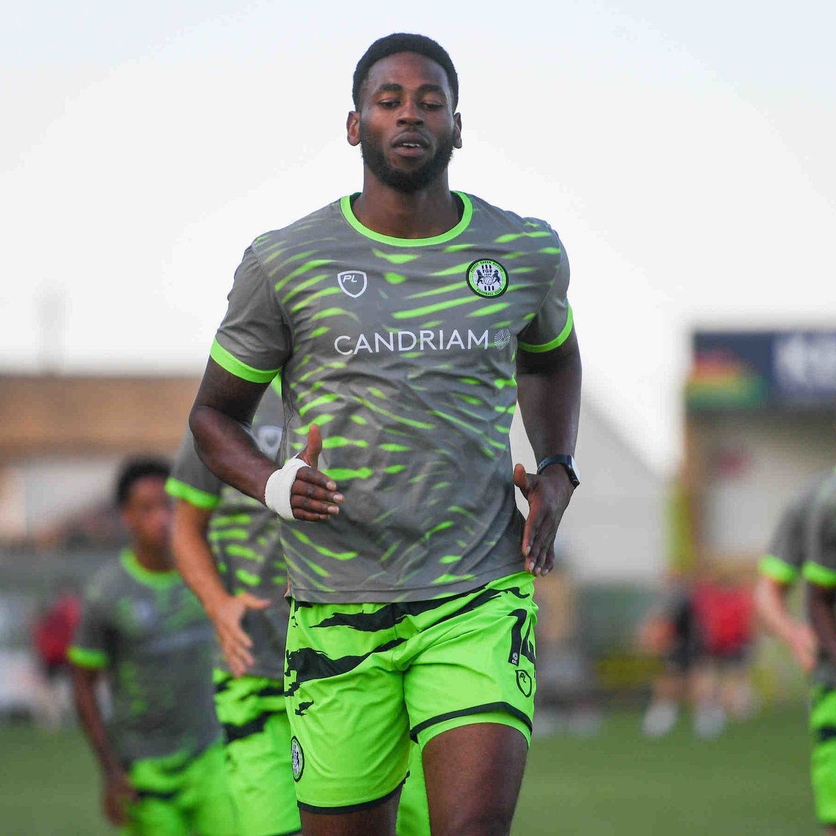 Want to be in with a chance of winning a <a href="/candriam/">Candriam</a> warm-up shirt? 🎉

RT this and give them a follow! Good luck ✌️

#WeAreFGR 💚