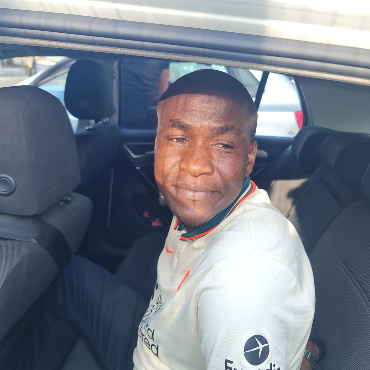MduKaRadebe2's tweet photo. This Bustard are selling Fake Cognac bottles and I lost R 6000, how to report such ? https://t.co/bR9OdGNtXT
