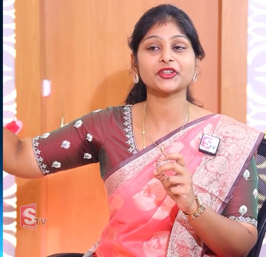 Armpits1143's tweet photo. ఏ చిలిపి కళ్ళలోన కలవో....
ఏ చిగురు గుండెలోన లయవో... https://t.co/TEPcdAVMBq