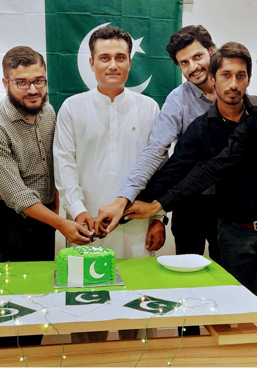 rafqathussainca's tweet photo. Great team of #RHCO celebrating #IndependenceDay2022 of our beloved motherland 🇵🇰 . Some clicks of team members present in Lhr Office and missing warriors at assignment at clients. Keep it up..
#rafqathussain #IndependenceDay #Pakistan https://t.co/9MexZLw4jp