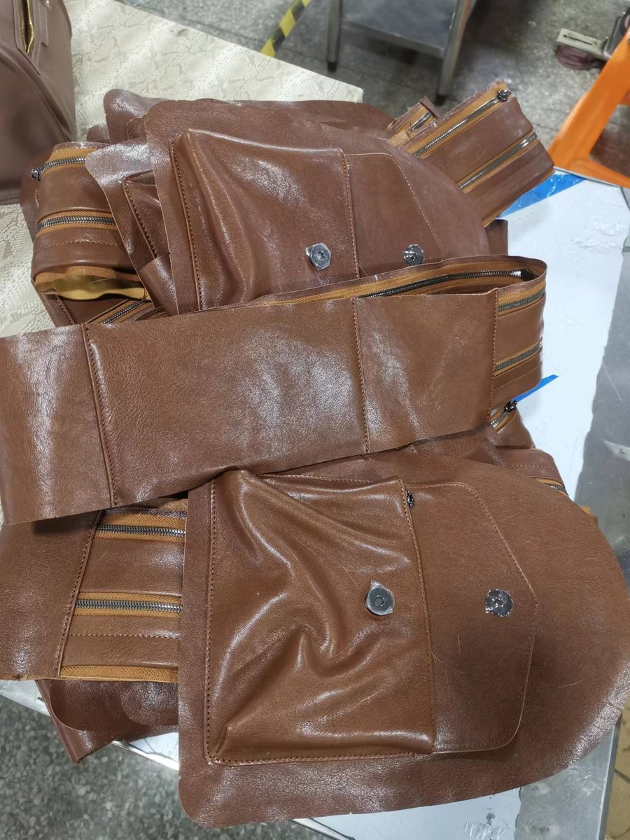 top grade vegantable tanned leather backpack in production

#bagfactory #bagmanufacturer #fashionbackpack #usa #laptopbag #newyork #Melbourne #Austrlia #stylishbackpack #california #vegetabletannedleatherbag #Rottadam #netherlands  #handcraftbackpack #travelbackpack #menbag