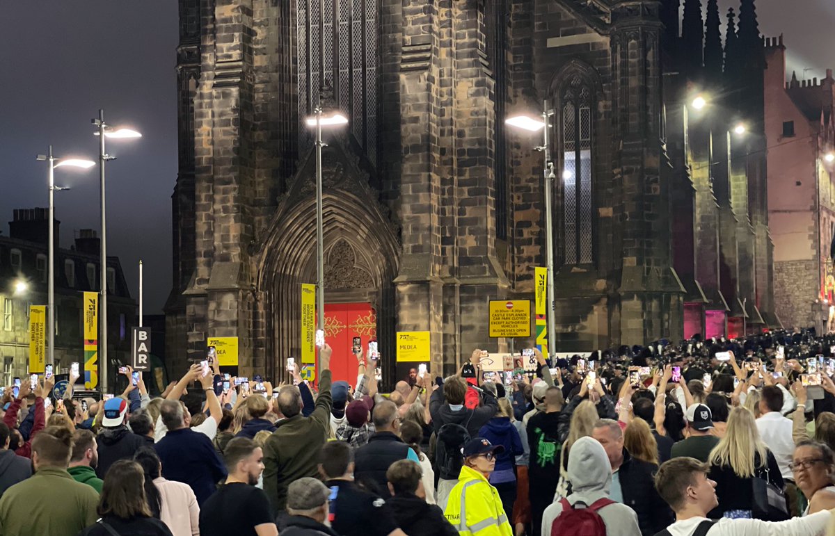 galfromburgh's tweet photo. After waiting 10 min by the window to see #RedArrows to realized they are canceled, I thought it would be lovely idea to go and see how they are marching off the castle. Soon enough I got that it is not a lovely idea.. 😅 #EdinburghFringe #edinburghtattoo #festivalcity https://t.co/0ZscB2gbyx
