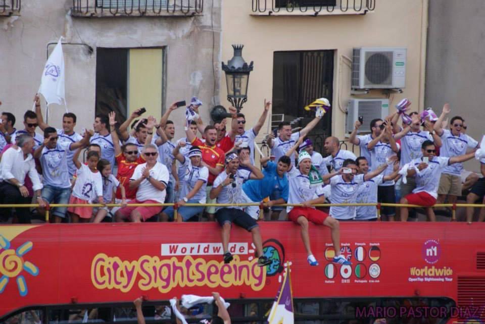 miguemontes9's tweet photo. Al corazón no se le puede engañar 🤍💜 Por todos los buenos momentos que he podido disfrutar contigo. Por ese gol que me/nos cambió la vida. Por el orgullo de haberte defendido. Gracias @RealJaenCF por hacerme un niño feliz que soñaba con jugar en la victoria. Felices 100 años 🦎 https://t.co/niEKDYzaHK