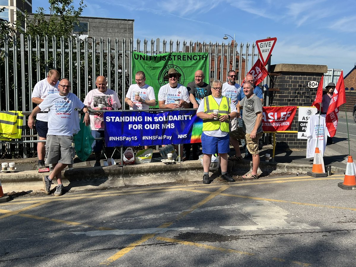 ashourigan's tweet photo. #solidarity Great turn out at Crewe … everyone is positive and great public support
#FightingforEquality https://t.co/vwnjVf10AY