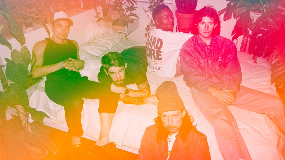 Turnstile: Gründungsmitglied Brady Ebert ist raus; selbst das Gericht war involviert
morecore.de/news/turnstile…

Foto: Jimmy Fontaine / Offizielles Pressebild
#turnstile #bradyebert