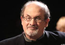 RazikaAdnani's tweet photo. Je condamne fermement l'attaque barbare contre le grand écrivain Salman Rushdie. L’attaque contre  Salman Rushdie est une attaque contre la pensée et la raison que les fanatiques veulent réduire au silence. @SalmanRushdie https://t.co/UMzVmjALVU