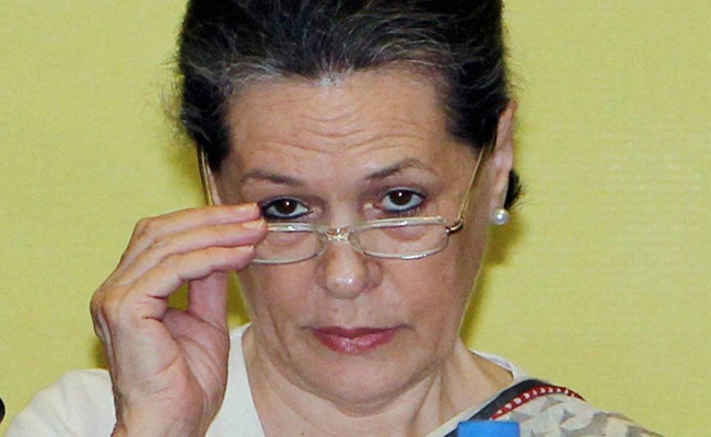 SakshiNews's tweet photo. Sonia Gandhi: కాంగ్రెస్ అధినేత్రి సోనియా గాంధీకి మరోసారి కరోనా పాజిటివ్
https://t.co/EJWqxGOygP #SoniaGandhi #Testedpositive https://t.co/smMmhL0hPc