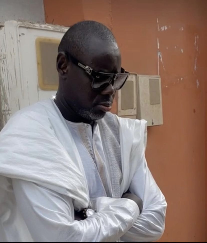 sakiim97's tweet photo. Mane est-ce que amoul kouma oum😥 faux billet sakh amou mako😭🙆‍♂️ https://t.co/dl4Jb6v99K