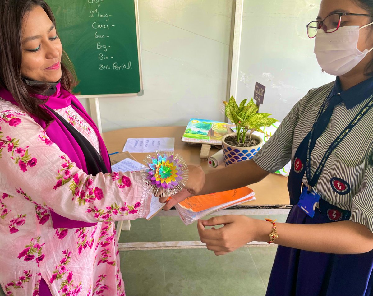 anny_becks's tweet photo. โRakhiโ is the symbol of maintaining the harmony & universal brotherhood amongst every single living being and materials of this world.
Spread love & peace, cozโ its free.
#RakshaBandhan #latepost #classrooms #CBSE #Tigps #TechnoIndia https://t.co/KlSLQsnuup