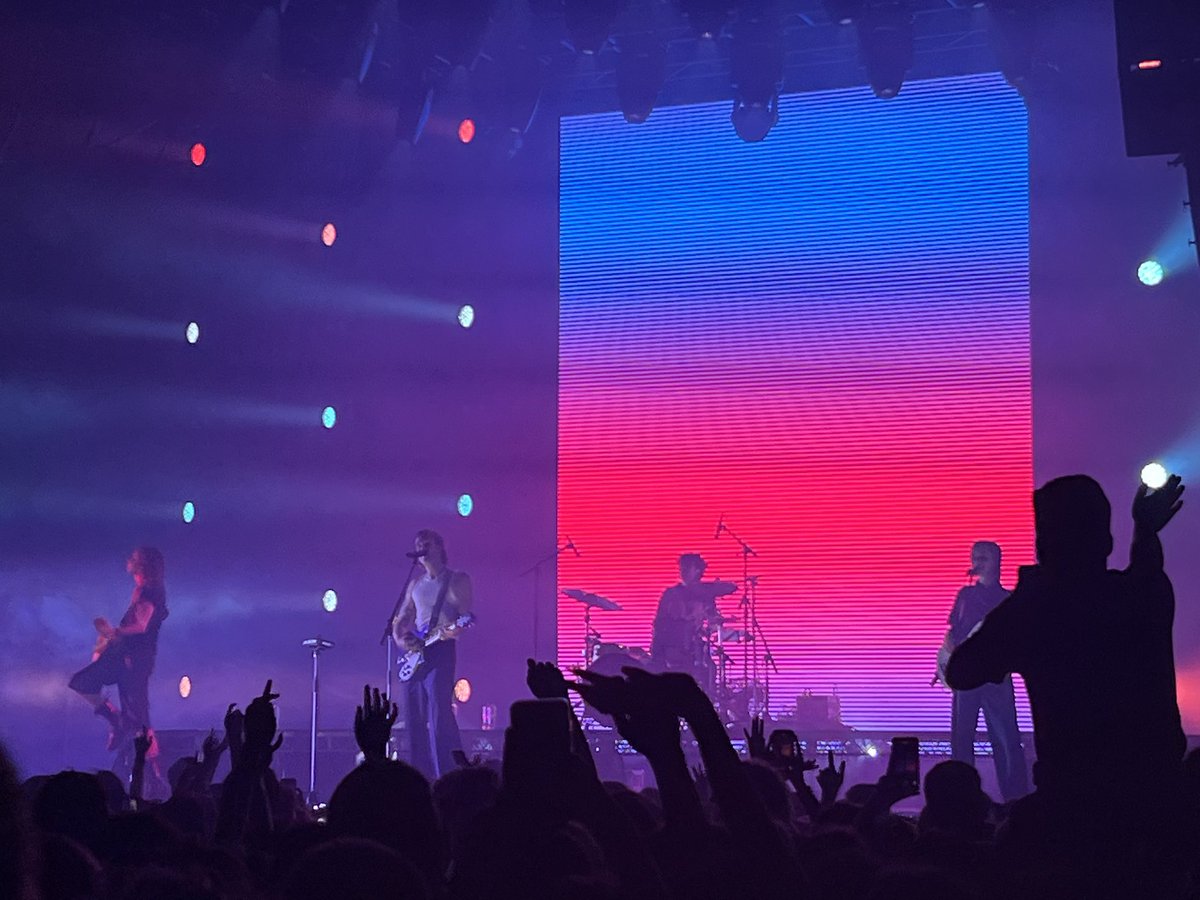 First live show in a long time, glad to be enjoying it with <a href="/spacey__jane/">Spacey Jane</a> <a href="/lunaparksydney/">Luna Park Sydney</a> 🎶🎸