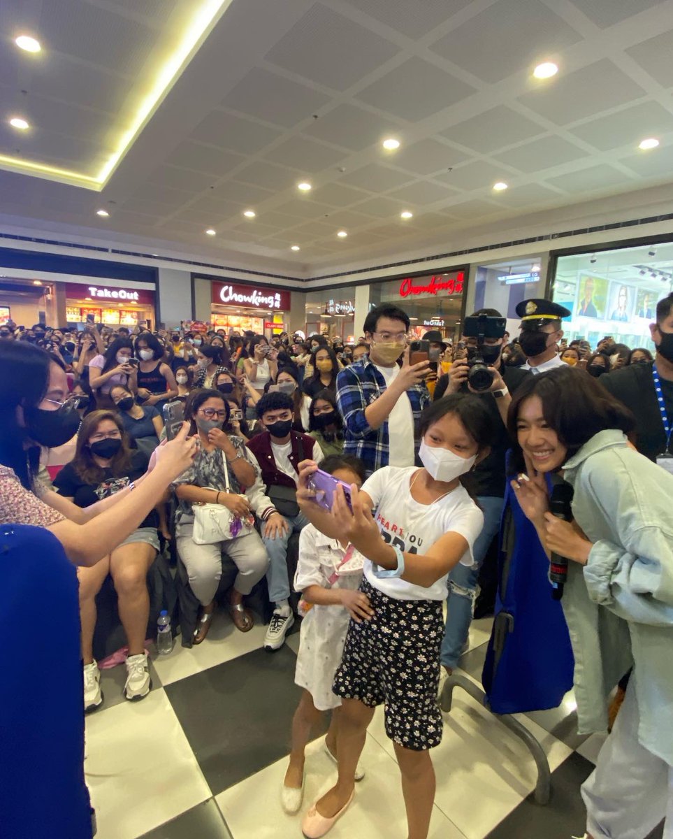 What a cute performance from @kaorioinuma here at SM Trece Martires Cavite for #GTour 

Watch here: facebook.com/iWantTFC/video…