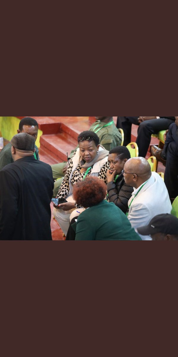 Kijanayaaa's tweet photo. Faces of thieves after their rigging scheme was discovered #DrRuto #KICC #Form34As #Itumbi #citizentv #kenyaelections2022 https://t.co/XxEOTUOptL