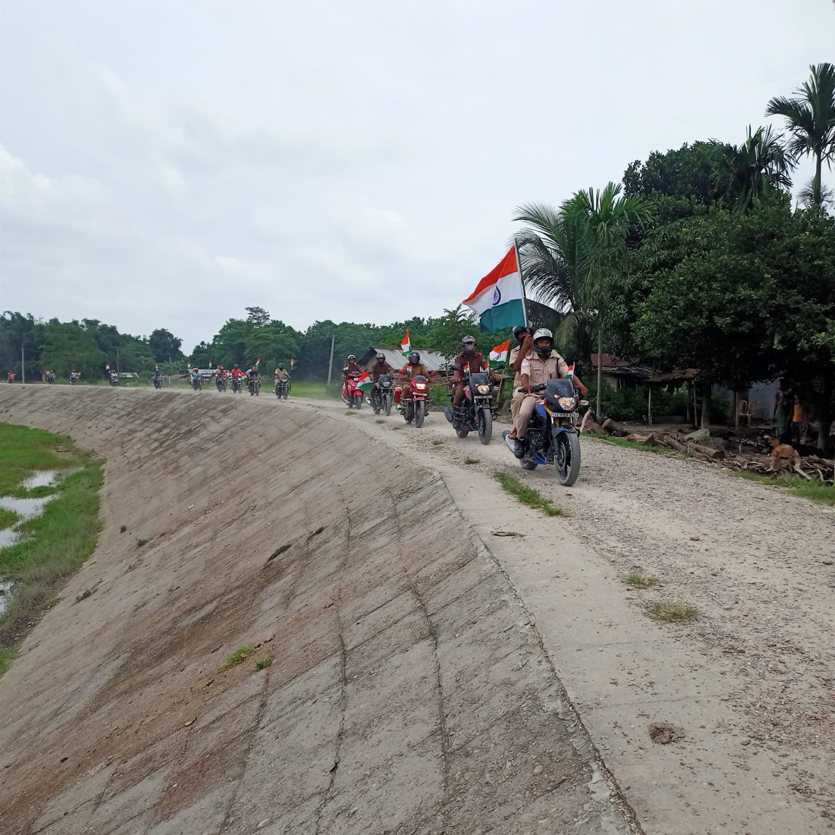 KokrajharPolice's tweet photo. Bike rally at #Dotma PS in connection with #AzadiKaAmritMahotsav
#HarGharTringa
#HarGharTirangaAssam
@PMOIndia
@HMOIndia
@MinOfCultureGoI
@CMOfficeAssam
@himantabiswa
@DGPAssamPolice
@assampolice https://t.co/2b3SKfSu0B