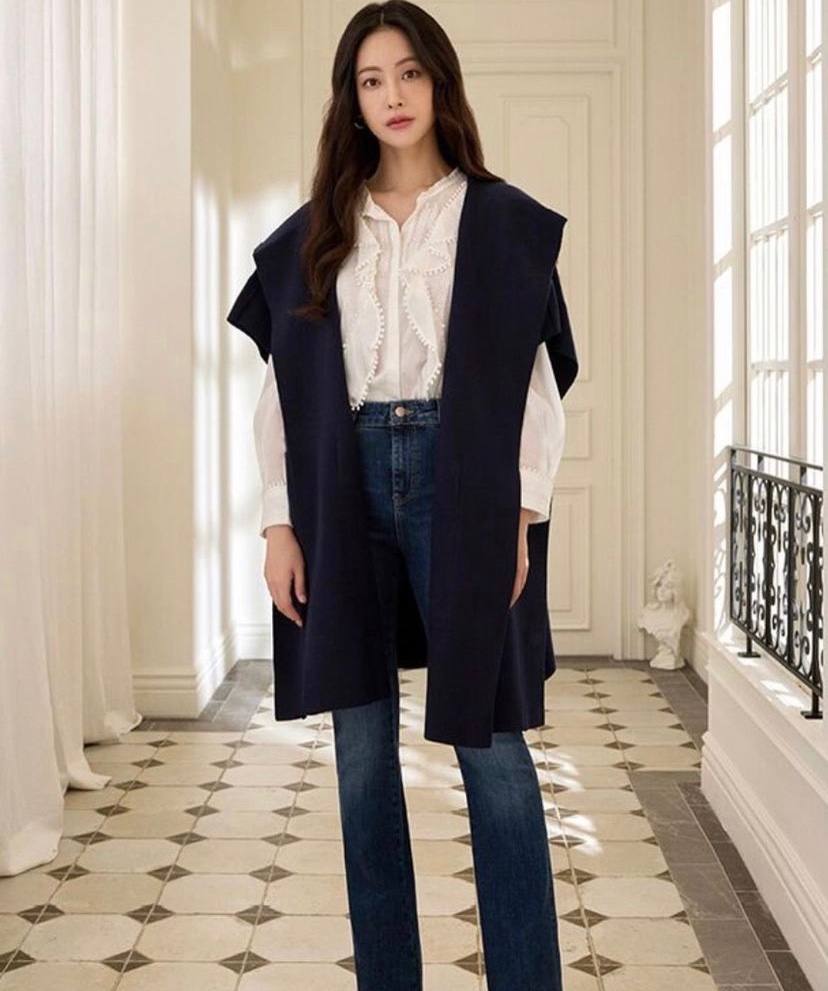 ohvelybr's tweet photo. 『📸 Yeon Seo x #GeorgesRech collection 2022. https://t.co/e5r3lZxvNk