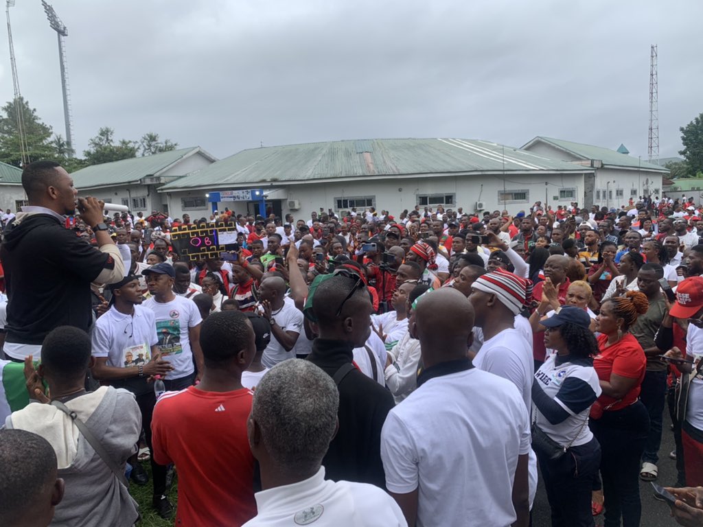 DocOmeiza's tweet photo. #CalabarFitnessWalk 
Don't say anything just RETWEET aggressively.

Owerri
Redemption Camp
#ARSLEI https://t.co/99Cp3Il6Rt