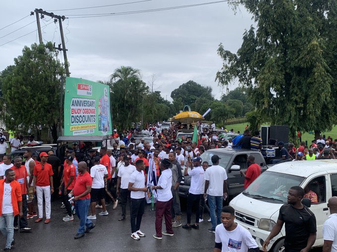 DocOmeiza's tweet photo. #CalabarFitnessWalk 
Don't say anything just RETWEET aggressively.

Owerri
Redemption Camp
#ARSLEI https://t.co/99Cp3Il6Rt