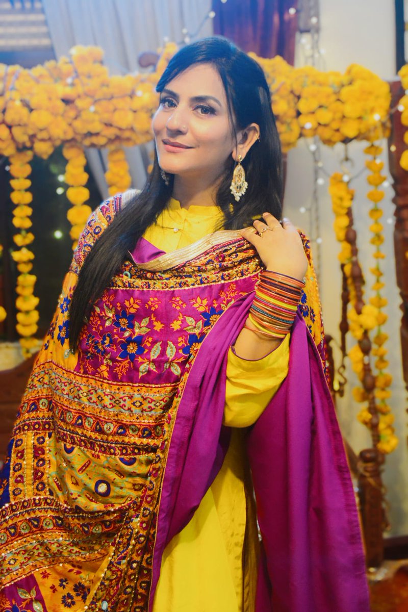 MediaSpringPk's tweet photo. That regal shawl tho 👌
@uffairaas at a family event in Karachi https://t.co/81uM23CODx