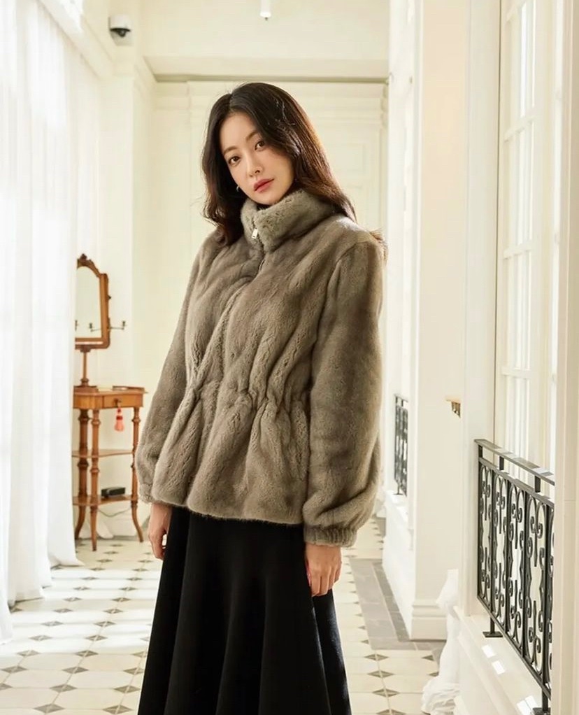 ohvelybr's tweet photo. 『📸 Yeon Seo x #GeorgesRech collection 2022. https://t.co/2LhGGAyubu