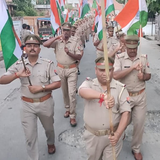 pilibhitpolice's tweet photo. #आज़ादी_का_अमृत_महोत्सव के दृष्टिगत पुलिस अधीक्षक @pilibhitpolice के निर्देशन में आजादी की 75वीं वर्षगांठ के उपलक्ष्य में थाना पूरनपुर पुलिस द्वारा #तिरंगायात्रा का आयोजन किया गया।
#AmritMahotsav
#UPPolice 
#UPPForTiranga 
#HarGharTiranga https://t.co/EMg3xNZziV